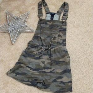 Girls daytrip Camo Knit romper
